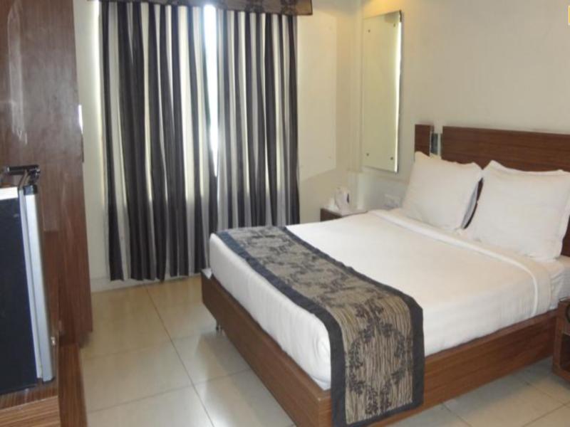 Hotel Sheela Shree Plaza Jhānsi Exterior photo